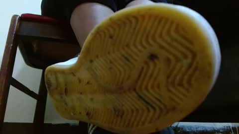 Snapshot of misssam28 chatting on 12-21-25, 03:30 TELL ME MISS online show from 12-21-25, 03:30