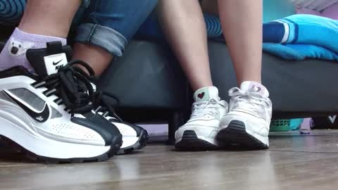 Snapshot of misssam28 chatting on 01-12-26, 02:17 TELL ME MISS online show from 01-12-26, 02:17