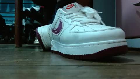 Snapshot of misssam28 chatting on 02-25-26, 01:43 TELL ME MISS online show from 02-25-26, 01:43