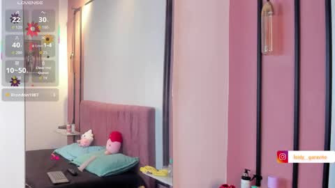 victoria  online show from 04-18-26, 09:26