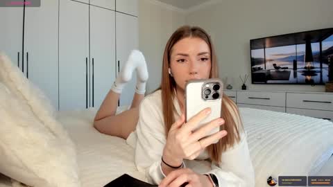 Snapshot of misssweettie chatting on 11-01-25, 11:56 You can call me Pretty online show from 11-01-25, 11:56