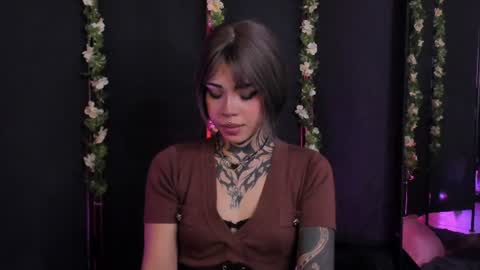 Snapshot of misstomie_ chatting on 07-17-26, 09:52 Tomiehelp me get to 100 thumbs up online show from 07-17-26, 09:52