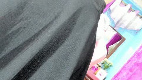 Snapshot of missvalentine18 chatting on 12-06-24, 02:06 missvalentine18 online show from 12-06-24, 02:06