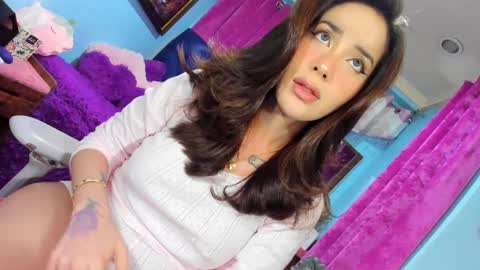 Snapshot of missvalentine18 chatting on 02-11-25, 11:43 missvalentine18 online show from 02-11-25, 11:43