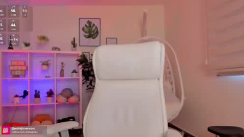 Snapshot of missvancouver_ chatting on 09-24-25, 01:03 Mafe Jimenez online show from 09-24-25, 01:03