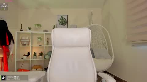 Snapshot of missvancouver_ chatting on 10-02-25, 12:56 Mafe Jimenez online show from 10-02-25, 12:56
