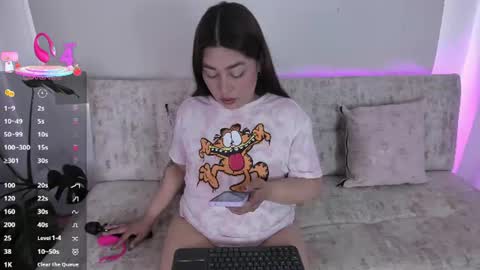 Snapshot of missweetpeach chatting on 06-24-26, 08:19 Pau OFmissweetpeach online show from 06-24-26, 08:19