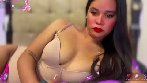 Snapshot of missxthalia697 chatting on 07-17-26, 01:23 Miss. Thalia online show from 07-17-26, 01:23