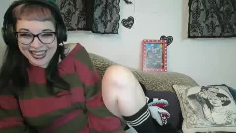 Missy Dee online show from 03-11-26, 06:19