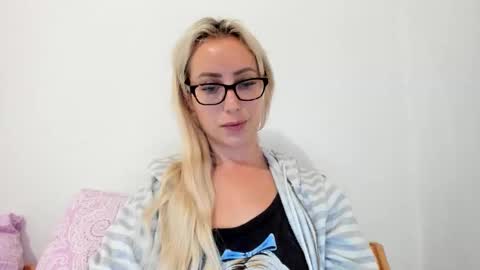 Snapshot of missy_matrix chatting on 06-05-26, 08:42 Missy matrix online show from 06-05-26, 08:42