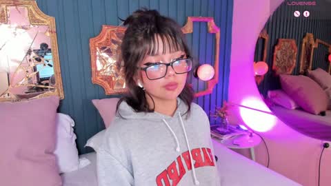 Snapshot of missy_taylor_ chatting on 12-18-24, 08:14 Missy online show from 12-18-24, 08:14