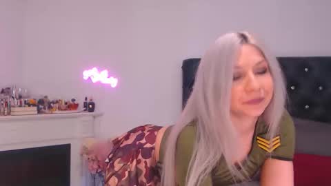 Snapshot of missycrystal chatting on 04-30-26, 06:47 Crystal online show from 04-30-26, 06:47