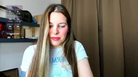 Snapshot of missyourann chatting on 05-19-26, 06:47 Anya online show from 05-19-26, 06:47