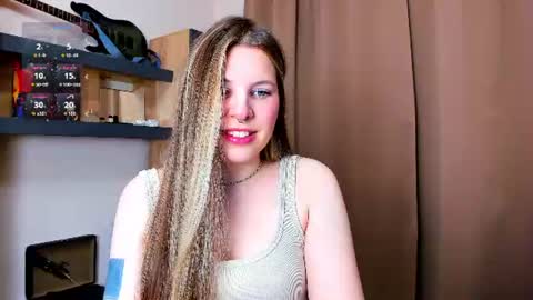 Snapshot of missyourann chatting on 06-14-26, 06:10 Anya online show from 06-14-26, 06:10