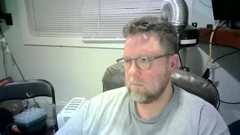 Snapshot of mister_happy567 chatting on 01-11-25, 06:14 Mr. Happy online show from 01-11-25, 06:14