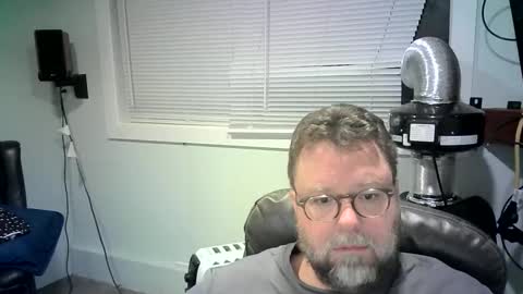 Snapshot of mister_happy567 chatting on 01-19-25, 06:42 Mr. Happy online show from 01-19-25, 06:42