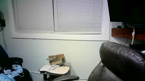 Snapshot of mister_happy567 chatting on 03-10-25, 04:17 Mr. Happy online show from 03-10-25, 04:17