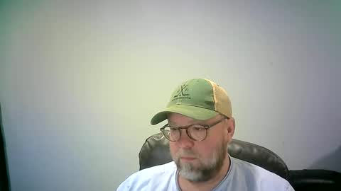 Snapshot of mister_happy567 chatting on 09-10-25, 06:24 Mr. Happy online show from 09-10-25, 06:24