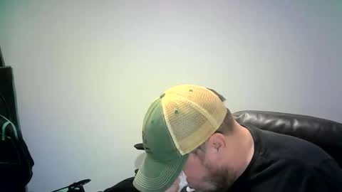 Snapshot of mister_happy567 chatting on 10-28-25, 05:00 Mr. Happy online show from 10-28-25, 05:00