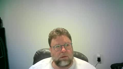 Snapshot of mister_happy567 chatting on 11-04-25, 06:23 Mr. Happy online show from 11-04-25, 06:23