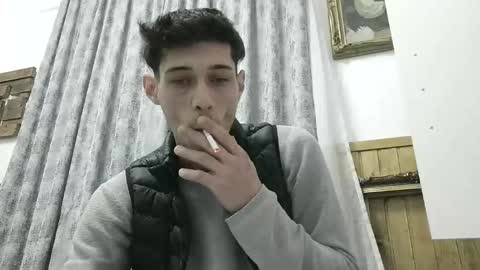 MisteriosoXragazzoX online show from 11-23-25, 05:40