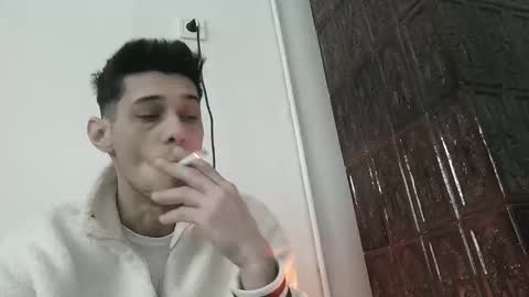 MisteriosoXragazzoX online show from 01-11-26, 07:57