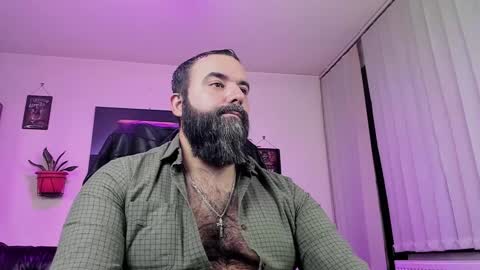 Snapshot of misterlov3r chatting on 12-14-24, 01:28 misterlov3r online show from 12-14-24, 01:28