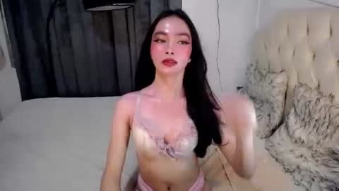 Snapshot of misterytgirl chatting on 04-18-26, 04:55 CRISHA online show from 04-18-26, 04:55
