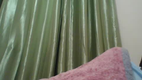 Snapshot of misticmoment chatting on 06-27-26, 06:35 misticmoment online show from 06-27-26, 06:35