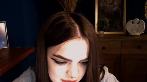 Snapshot of misticwave chatting on 11-27-25, 05:26 Ines online show from 11-27-25, 05:26