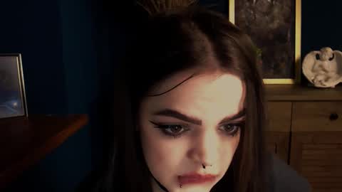 Snapshot of misticwave chatting on 11-28-25, 02:20 Ines online show from 11-28-25, 02:20