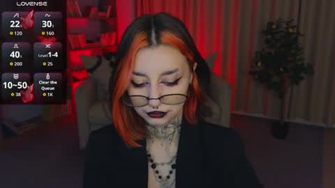 Snapshot of mistress__marcelline chatting on 06-17-26, 01:30 Marcelline online show from 06-17-26, 01:30