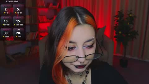 Snapshot of mistress__marcelline chatting on 06-24-26, 01:37 Marcelline online show from 06-24-26, 01:37