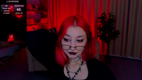 Snapshot of mistress__marcelline chatting on 07-10-26, 01:54 Marcelline online show from 07-10-26, 01:54