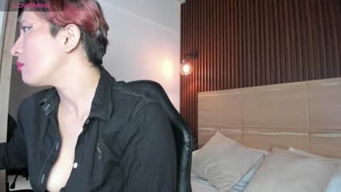Mss F  online show from 06-12-26, 12:37