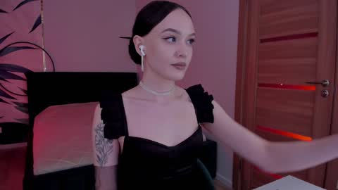 Mistress Mia online show from 12-25-24, 01:53