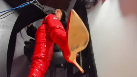 Snapshot of mistressanna_ chatting on 07-16-26, 01:22 Mistress Anna Alves online show from 07-16-26, 01:22