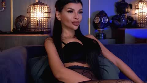 Snapshot of mistresselenia chatting on 10-20-25, 09:32 Elenia online show from 10-20-25, 09:32