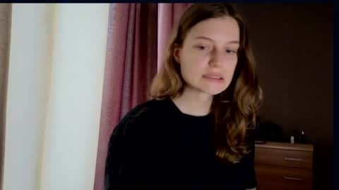 Snapshot of mistresselizy chatting on 06-17-26, 12:40 mistresselizy online show from 06-17-26, 12:40