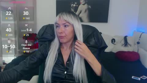 MistressEvelyn  online show from 10-07-25, 07:27