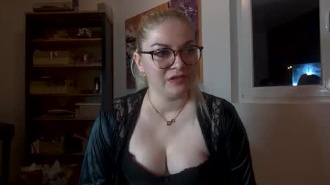 Snapshot of mistressmarlena chatting on 01-31-26, 09:35 Mistress Marlena online show from 01-31-26, 09:35