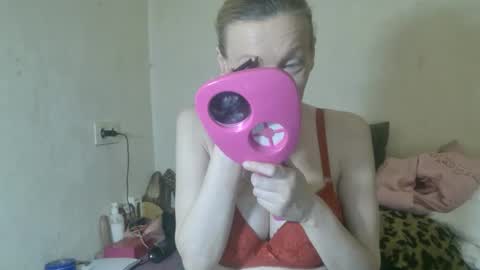 Snapshot of mistressmilly32 chatting on 04-19-26, 07:05 mistressmilly32 online show from 04-19-26, 07:05