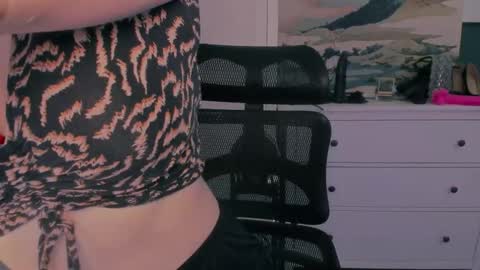 SANDY online show from 11-16-25, 10:04