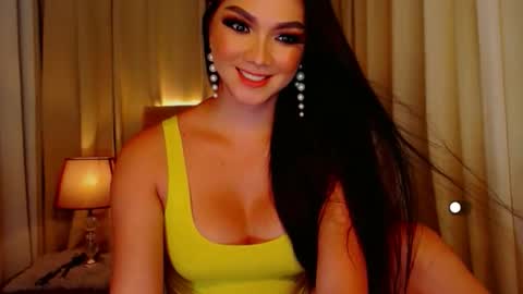 Snapshot of mistressseductionleah chatting on 04-15-26, 09:15 Leah online show from 04-15-26, 09:15