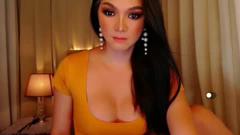 Snapshot of mistressseductionleah chatting on 04-17-26, 08:45 Leah online show from 04-17-26, 08:45