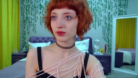 Snapshot of mistymarlow chatting on 01-09-26, 06:16 Misty online show from 01-09-26, 06:16