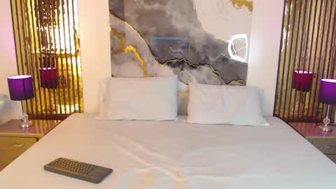 Mtica Brennet online show from 12-22-25, 04:26