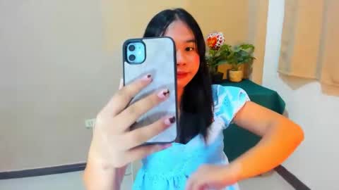 Snapshot of mitsuri_yuki chatting on 10-20-25, 10:59 Mitsu online show from 10-20-25, 10:59