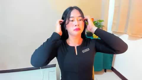 Snapshot of mitsuri_yuki chatting on 10-26-25, 02:12 Mitsu online show from 10-26-25, 02:12