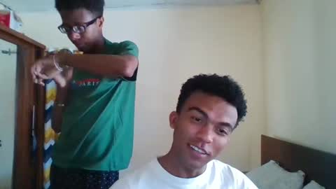 Snapshot of mixedboy_sexy chatting on 09-21-25, 09:33 mixedboy_sexy online show from 09-21-25, 09:33